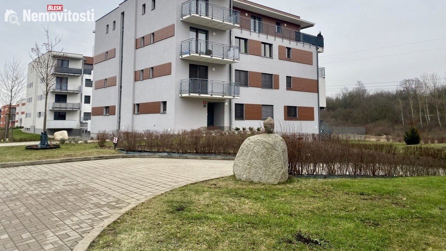 Pronájem bytu 2+kk 56 m², Praha 11