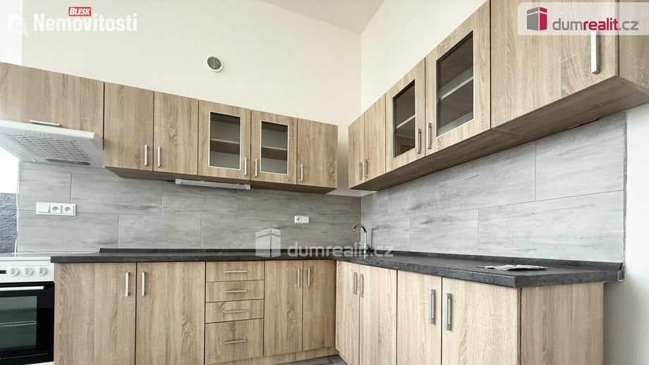 Pronájem bytu 2+kk 83 m², Modlany