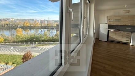 Pronájem bytu 2+kk 58 m², Praha - Holešovice