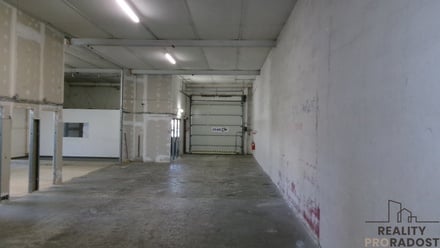 Pronájem skladu 273 m², Brno