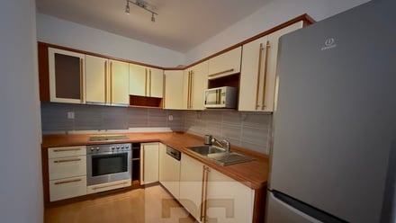 Pronájem bytu 2+kk 47 m², Praha - Hostivař