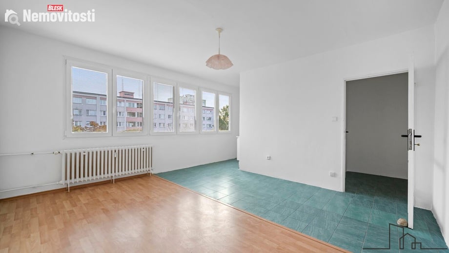 Pronájem bytu 1+kk 28 m², Pardubice II