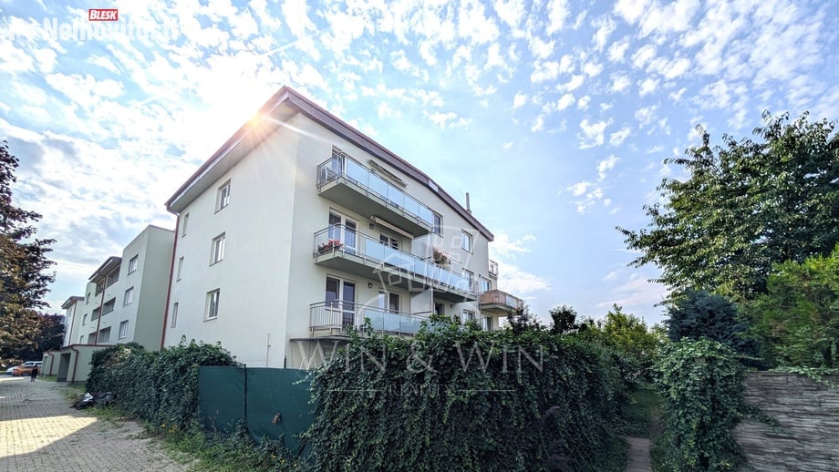 Pronájem bytu 1+kk 83 m², Praha - Běchovice