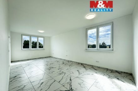 Pronájem bytu 2+1 52 m², Toužim