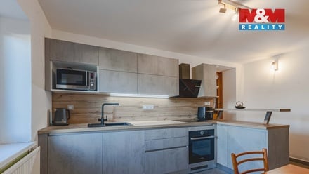 Prodej rodinného domu 196 m², Obytce