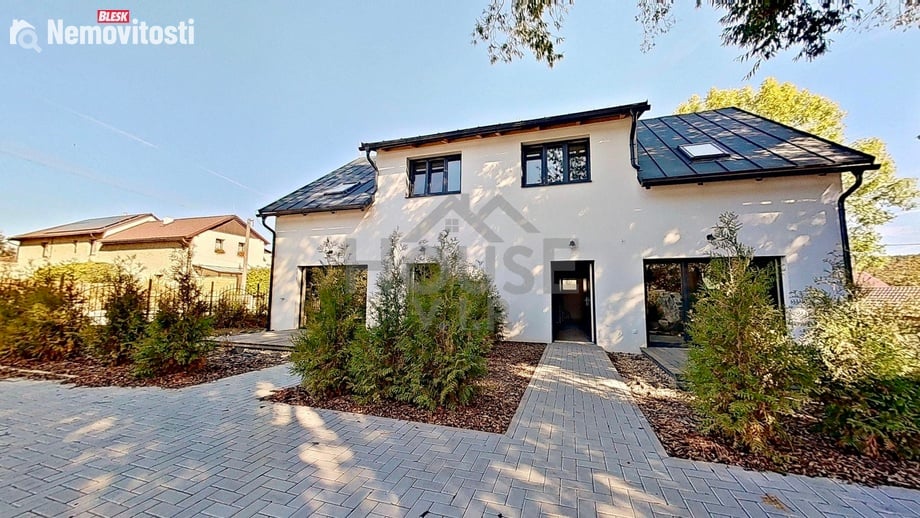 Prodej rodinného domu 111 m², Všestary