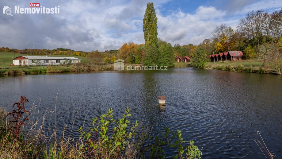 Prodej rybníku 4 174 m², Valeč