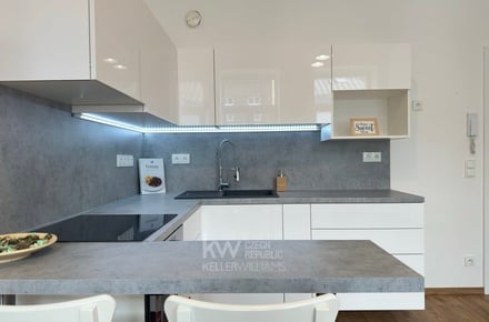 Pronájem bytu 1+kk 38 m², Hradec Králové - Kukleny