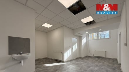 Pronájem obchodního prostoru 42 m², Karviná