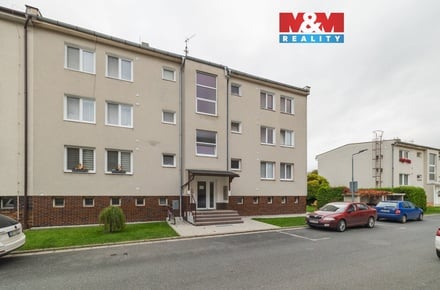 Prodej bytu 3+1 67 m², Městec Králové