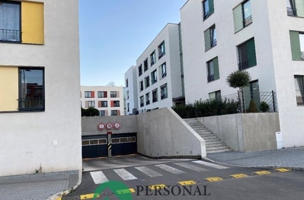 Pronájem garážového stání 16 m², Kladno