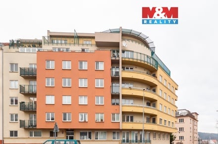 Pronájem bytu 1+kk 29 m², Praha 8