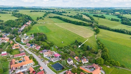 Prodej stavebního pozemku 1 693 m², Benešov
