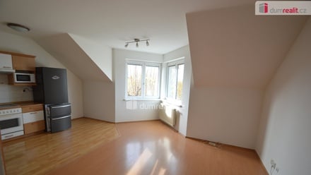 Pronájem bytu 1+kk 43 m², Praha-Šeberov