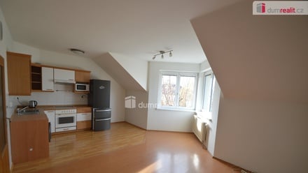 Pronájem bytu 1+kk 43 m², Praha-Šeberov