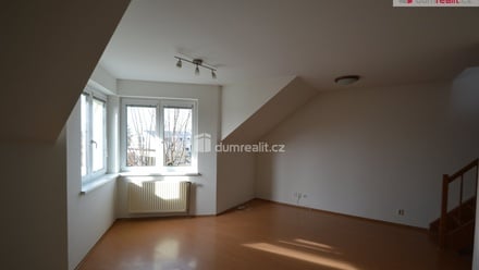 Pronájem bytu 1+kk 43 m², Praha-Šeberov