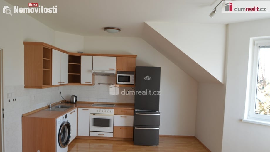 Pronájem bytu 1+kk 43 m², Praha-Šeberov