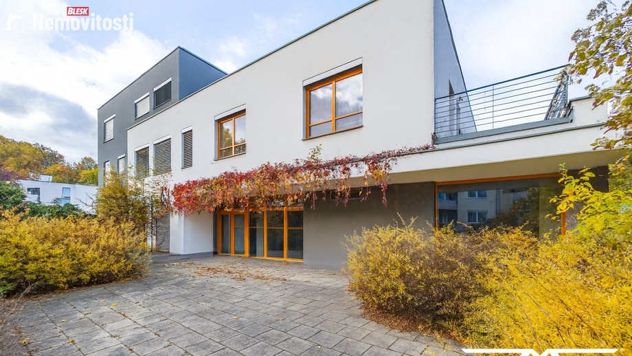 Prodej obchodního prostoru 90 m², Odolena Voda