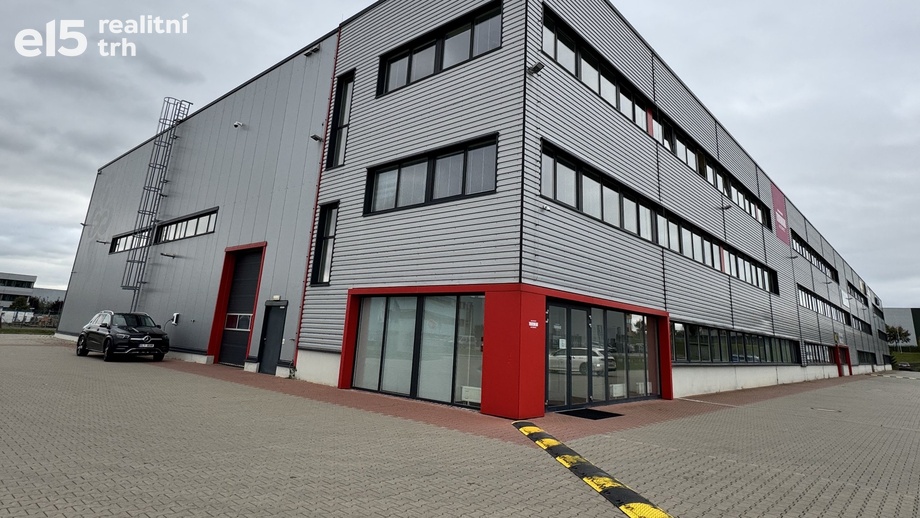 Pronájem obchodního prostoru 1 400 m², Praha