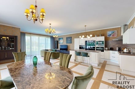 Prodej rodinného domu 543 m², Stará Huť