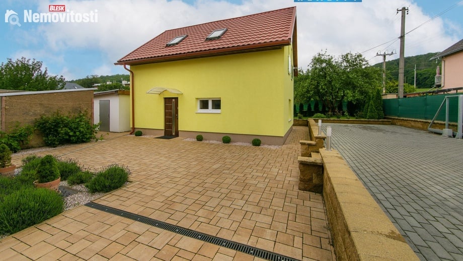 Pronájem rodinného domu 82 m², Tetín
