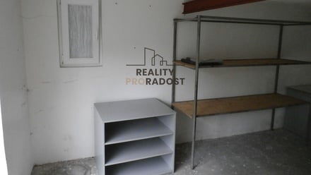 Pronájem garáže 26 m², Práče