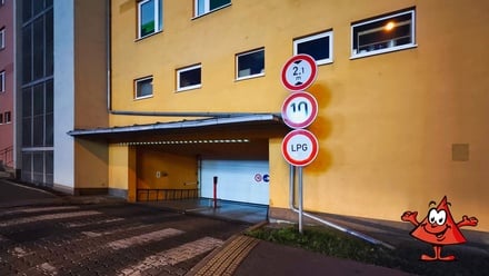 Pronájem garážového stání 15 m², Praha - Troja