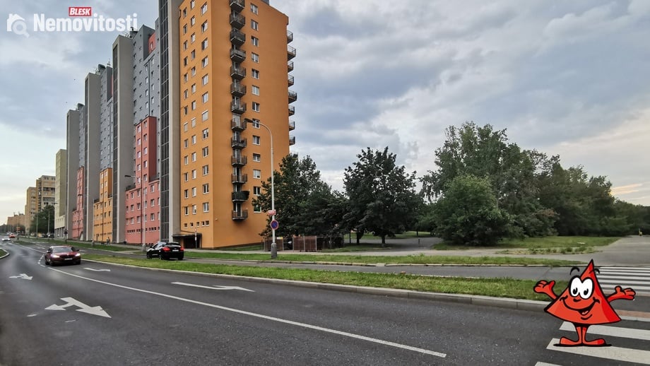 Pronájem garážového stání 15 m², Praha - Troja