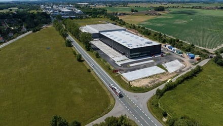 Pronájem skladu 864 m², Hradec Králové