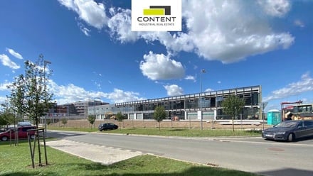 Pronájem skladu 864 m², Hradec Králové