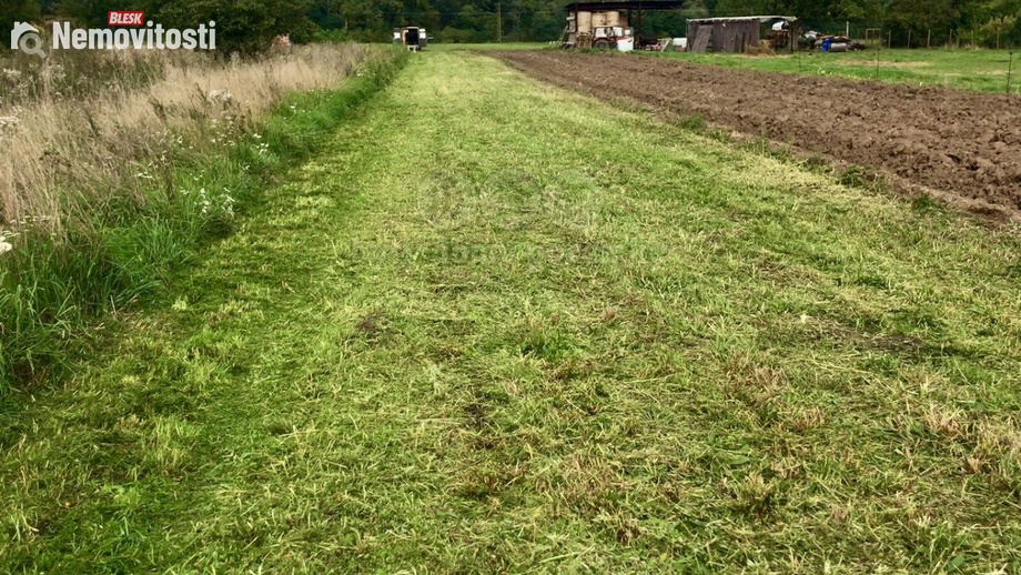 Prodej pole 1 574 m², Přísnotice