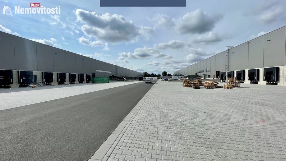 Pronájem skladu 3 500 m², Pardubice - Rosice