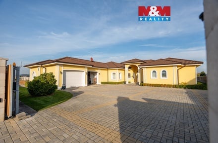 Prodej rodinného domu 429 m², Louny