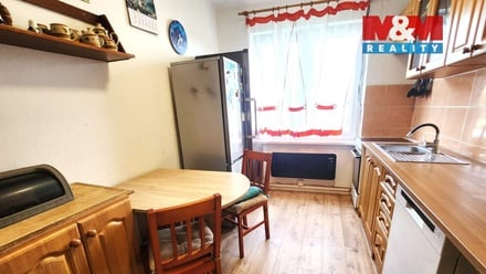 Prodej bytu 3+1 70 m², Bitozeves