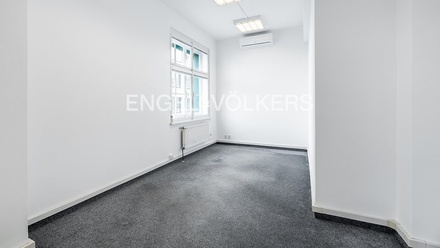 Pronájem kanceláře 105 m², Praha - Karlín