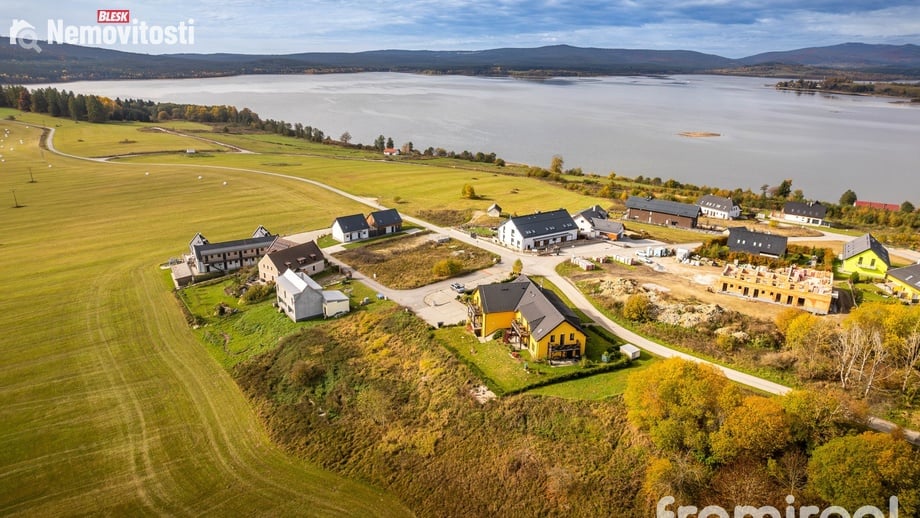 Prodej komerčního pozemku 1 696 m², Frymburk - Kovářov