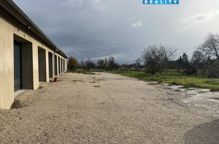 Pronájem garáže 43 m², Újezdec