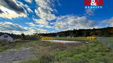 Prodej stavebního pozemku 1 708 m², Klučenice