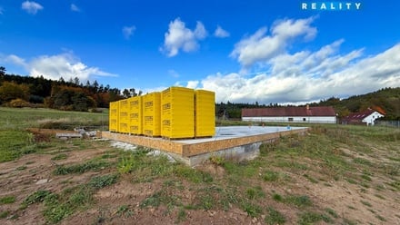 Prodej stavebního pozemku 1 708 m², Klučenice