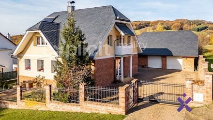 Prodej rodinného domu 234 m², Provodov