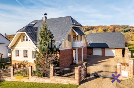 Prodej rodinného domu 234 m², Provodov