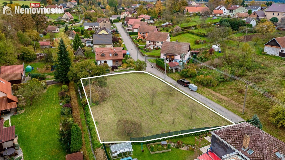 Prodej stavebního pozemku 1 176 m², Janov