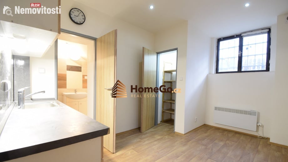 Pronájem bytu 1+kk 10 m², Praha - Hostivař