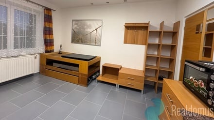 Pronájem bytu 1+kk 20 m², Zvěrotice