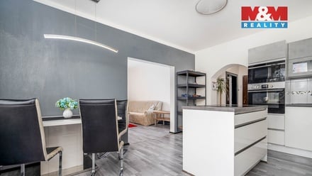 Prodej rodinného domu 230 m², Praha 14