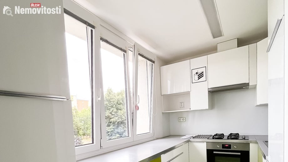 Pronájem bytu 2+1 58 m², Plzeň - Doubravka