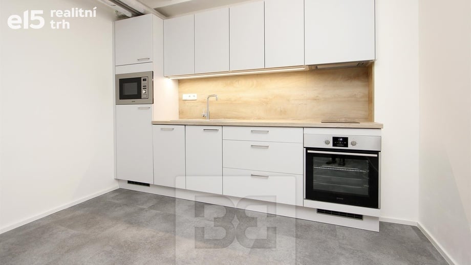 Pronájem kanceláře 40 m², Praha - Holešovice