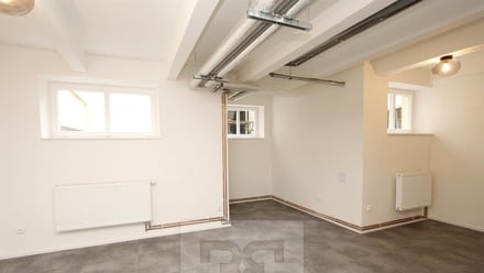 Pronájem kanceláře 40 m², Praha - Holešovice