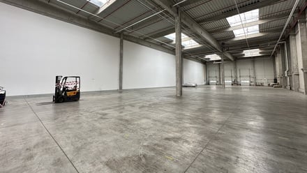 Pronájem skladu 2 622 m², Zápy