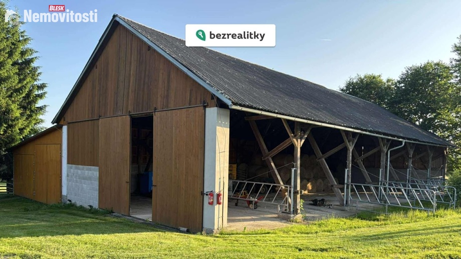 Prodej specifického pozemku 420 000 m², Černovice u Tábora